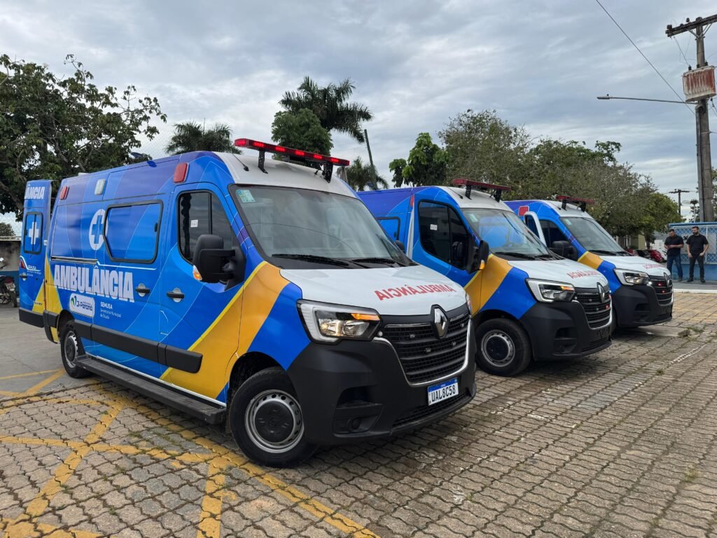 Deputado Nim Barroso entrega três ambulâncias e reforça saúde de Ji-Paraná