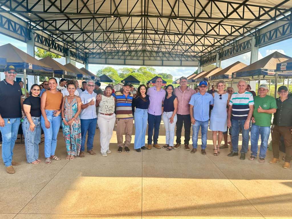 Esporte fortalecido: Cristiane Lopes entrega van e viabiliza pista de caminhada em Rio Crespo-RO