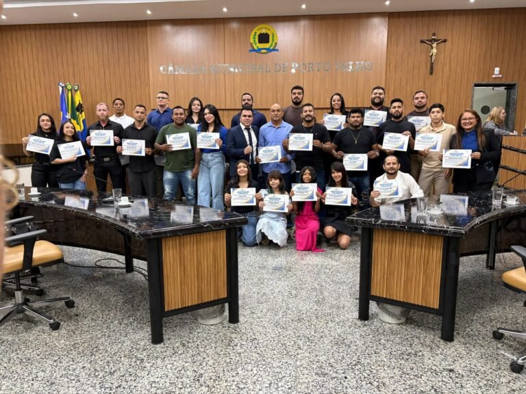 Vereador Edimilson Dourado presta homenagem a mestre de artes marciais por contribuição ao esporte em Rondônia