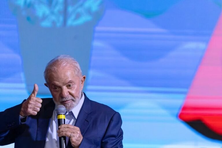 Petróleo: Lula zera PIS e Cofins do diesel para conter alta de preços