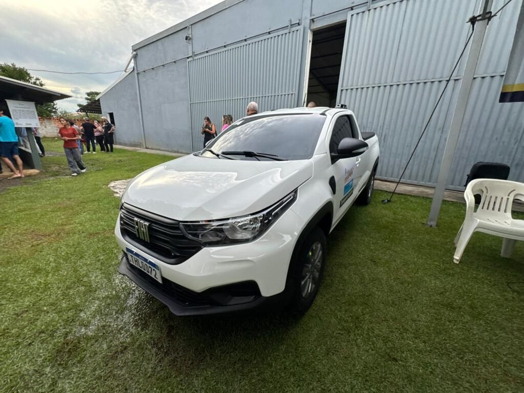 Deputado Nim Barroso entrega veículo à Associação Pró Vida e reforça apoio social em Presidente Médici