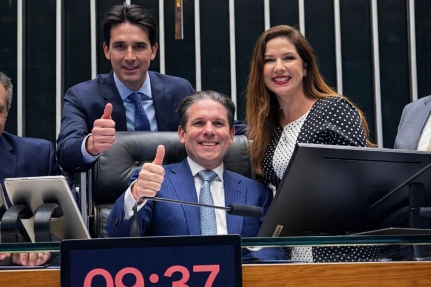 Cristiane Lopes lidera avanço do PL dos Voos e conquista apoio do ministro Silvio Costa Filho