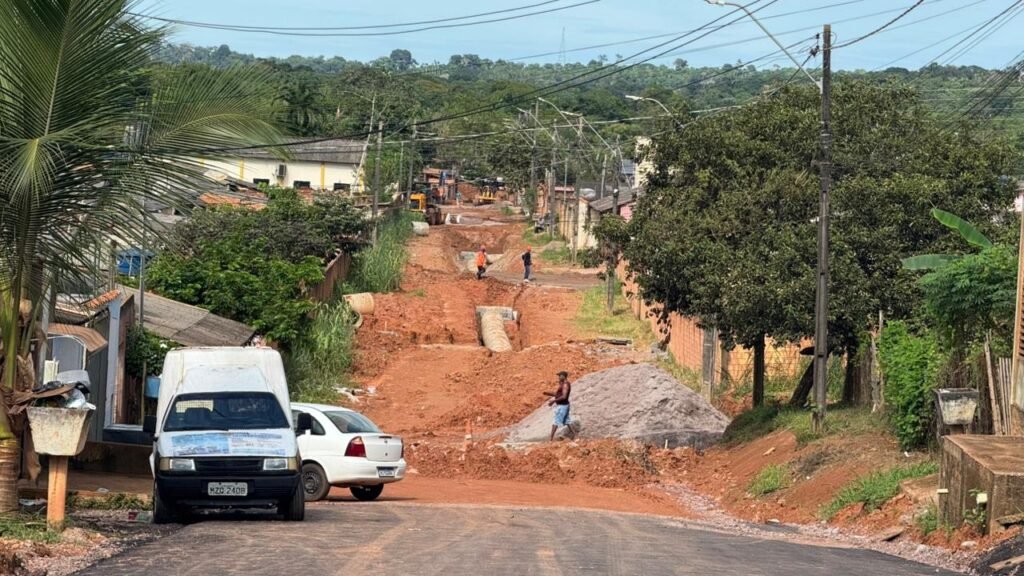 Prefeitura inicia obras de drenagem e asfaltamento na zona sul a pedido do vereador Edimilson Dourado 2 Prefeitura inicia obras de drenagem e asfaltamento na zona sul a pedido do vereador Edimilson Dourado