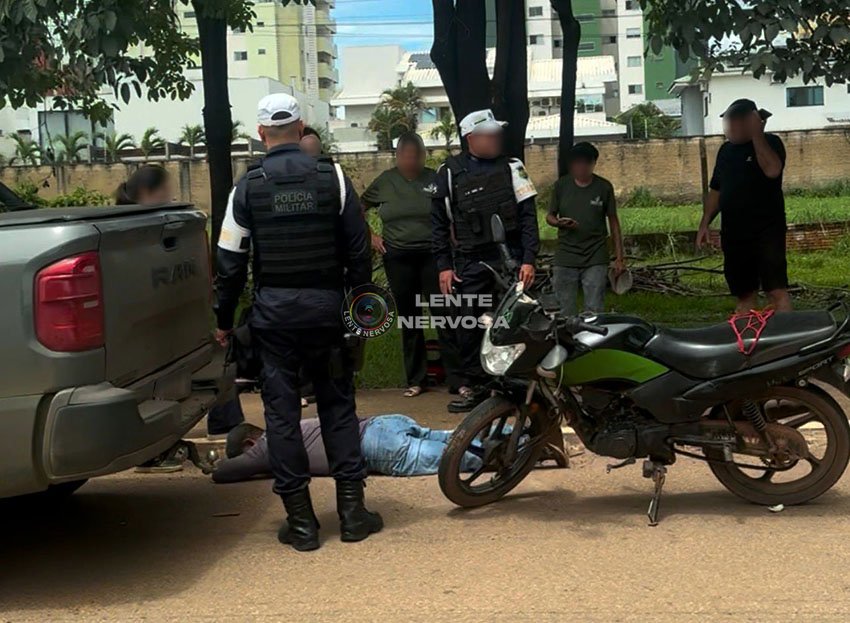 Motociclista fica ferido ao colidir na traseira de caminhonete estacionada na Avenida Imigrantes