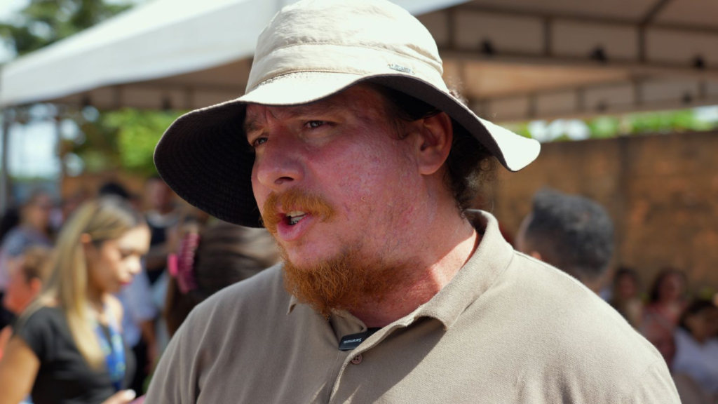 Ordem de serviço é assinada para pavimentação em via do bairro Três Marias