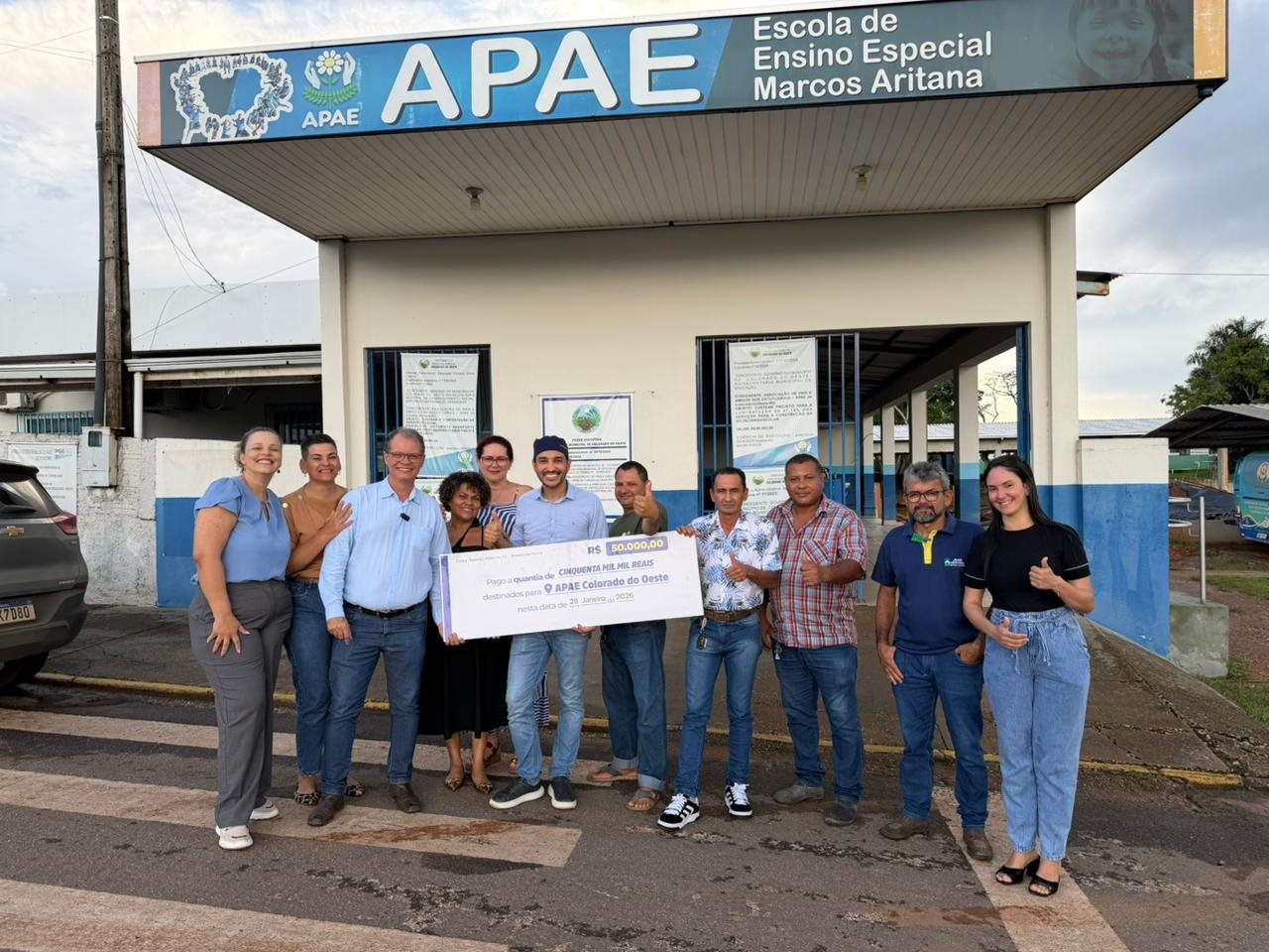 Dr. Fernando Máximo destina R$ 50 mil para a APAE de Colorado do Oeste 1 Dr. Fernando Máximo destina R$ 50 mil para a APAE de Colorado do Oeste