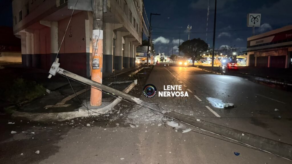 Caminhoneiro embriagado derruba poste, foge da PM e acaba preso no Centro de Porto Velho - VEJA FOTOS