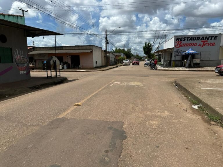 Vereador Edimilson Dourado solicita e prefeitura inicia reforço na sinalização viária