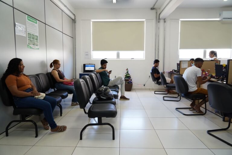 Sine Municipal disponibiliza mais de 50 novas vagas de emprego em PVH