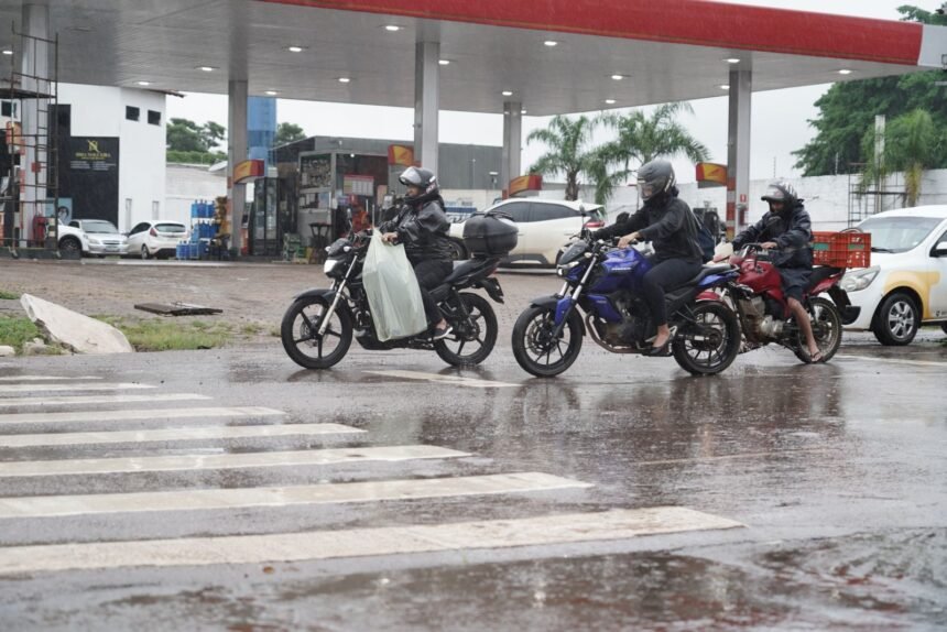 Obras de macrodrenagem buscam solução para problema histórico