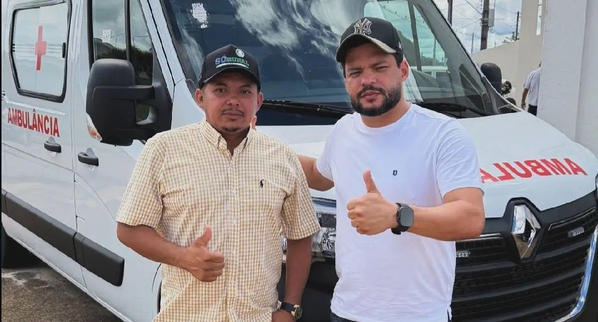 Edevaldo Neves entrega ambulância para Machadinho 1 Edevaldo Neves entrega ambulância para Machadinho