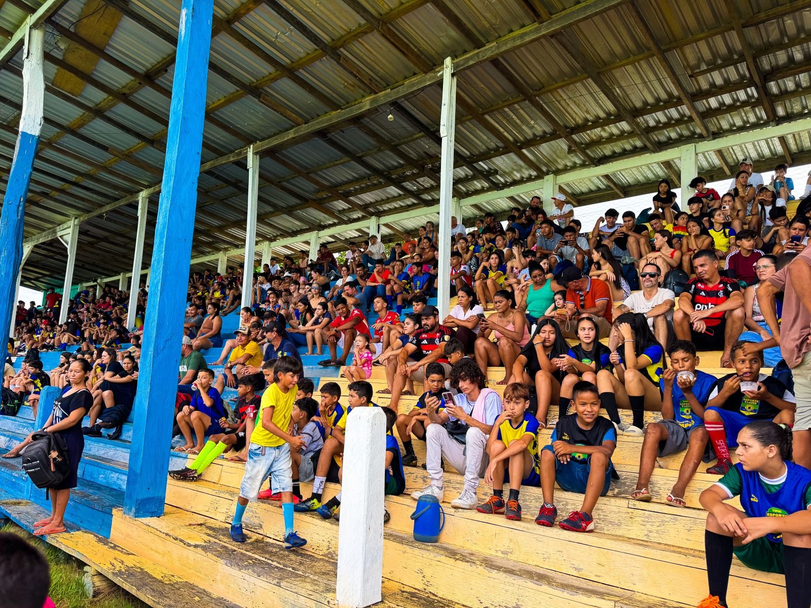 Prefeitura de Porto Velho entrega kits esportivos a mais de 500 crianças em Extrema