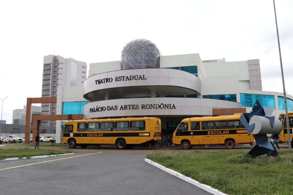 Centenas de alunos participam de espetáculo sobre prevenção à violência sexual infantil em Porto Velho 2 Centenas de alunos participam de espetáculo sobre prevenção à violência sexual infantil em Porto Velho