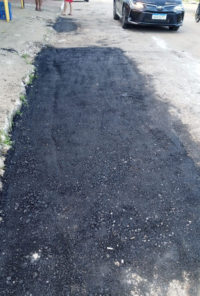 Seinfra realiza tapa buracos na zona sul a pedido do vereador Edimilson Dourado 2 Seinfra realiza tapa buracos na zona sul a pedido do vereador Edimilson Dourado