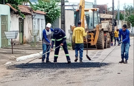 Seinfra realiza tapa buracos na zona sul a pedido do vereador Edimilson Dourado 3 Seinfra realiza tapa buracos na zona sul a pedido do vereador Edimilson Dourado