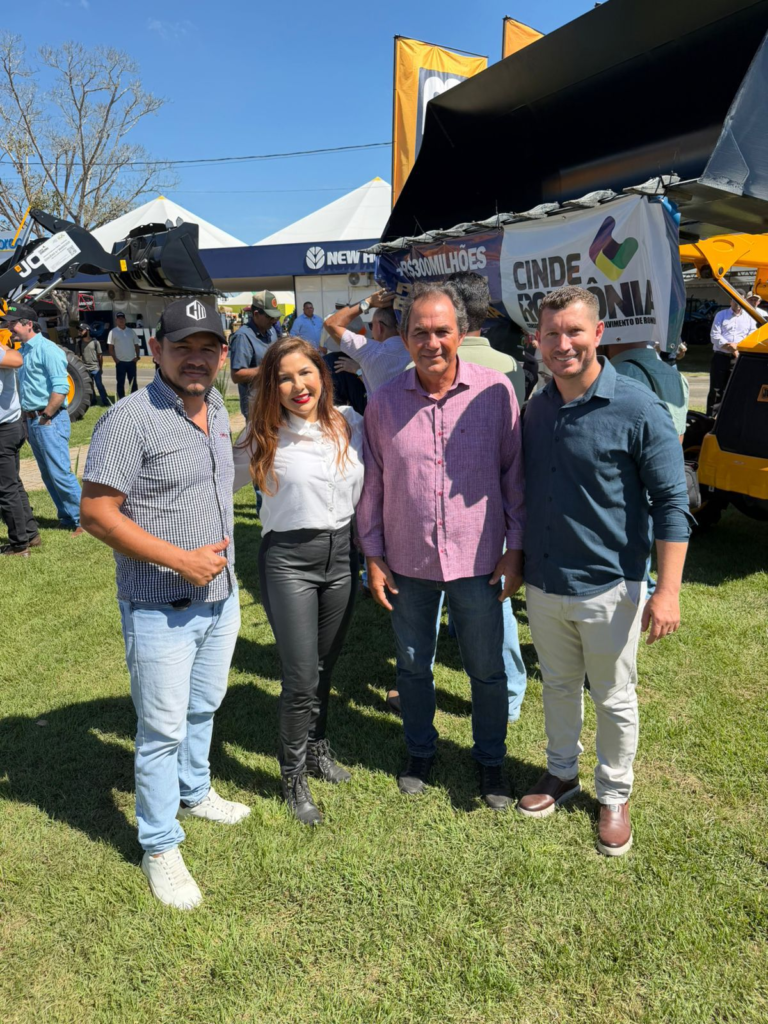 Cristiane Lopes fortalece municípios com entrega histórica de maquinário na Rondônia Rural Show 2026