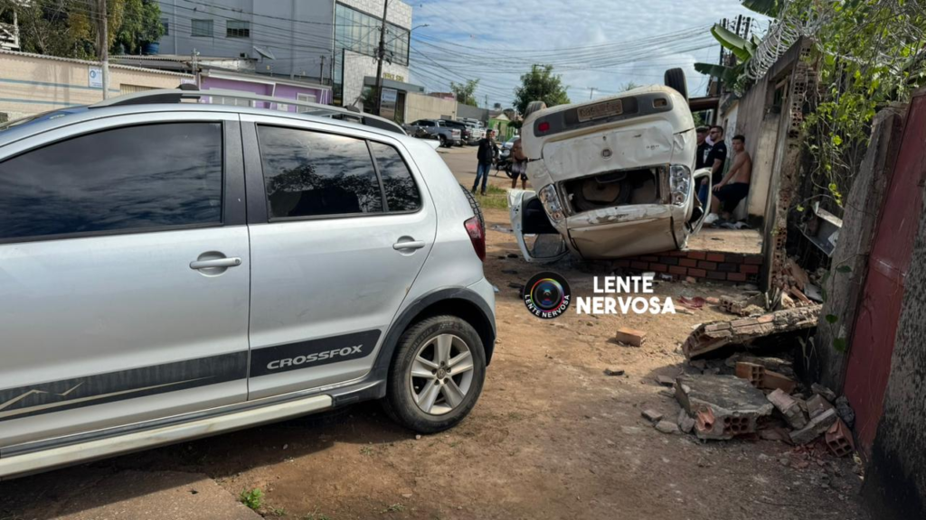 Forte colisão arranca roda de carro e resulta em capotamento de outro veículo em Porto Velho – VÍDEO