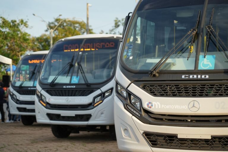 Serviço inédito, ônibus inclusivo completa um ano em PVH