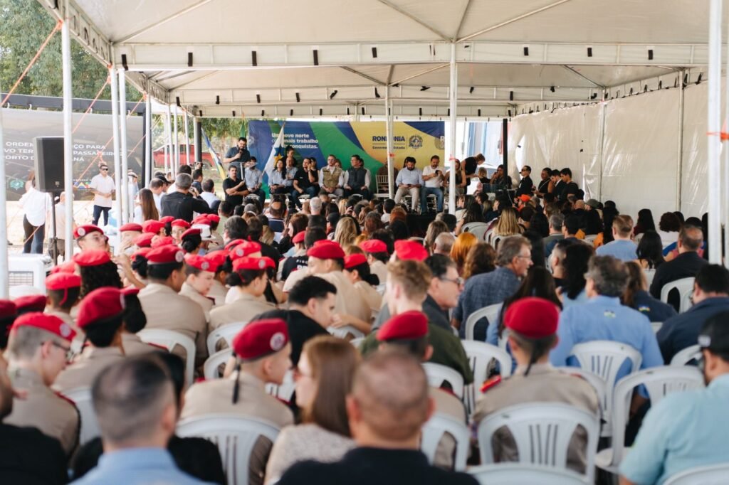Deputado Nim Barroso participa de assinatura de Ordem de Serviço para novo terminal de passageiros do aeroporto de Ji-Paraná