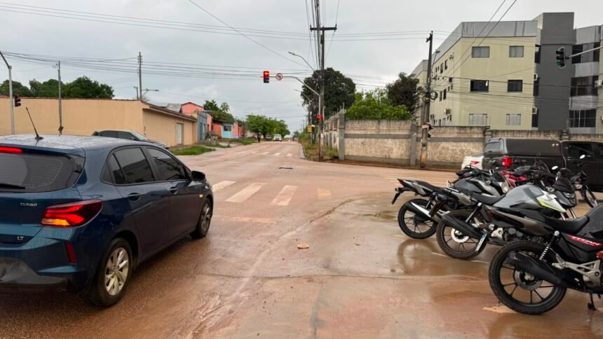 Vereador Edimilson Dourado solicita instalação de placa de Direita Livre para melhorar trânsito na zona Sul 1 Vereador Edimilson Dourado solicita instalação de placa de Direita Livre para melhorar trânsito na zona Sul