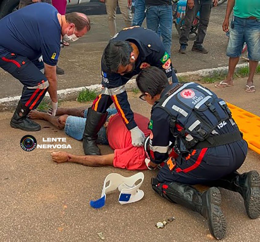 Motociclista invade preferencial e fica gravemente ferido ao ser atingido por automóvel