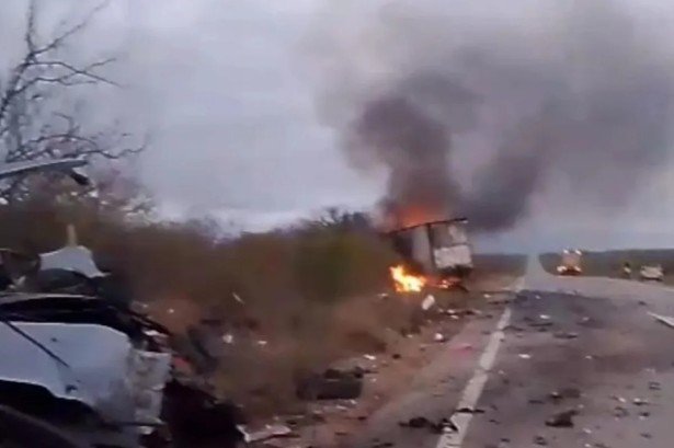 Colisão entre caminhão e van de pacientes deixa 7 mortos em Pernambuco