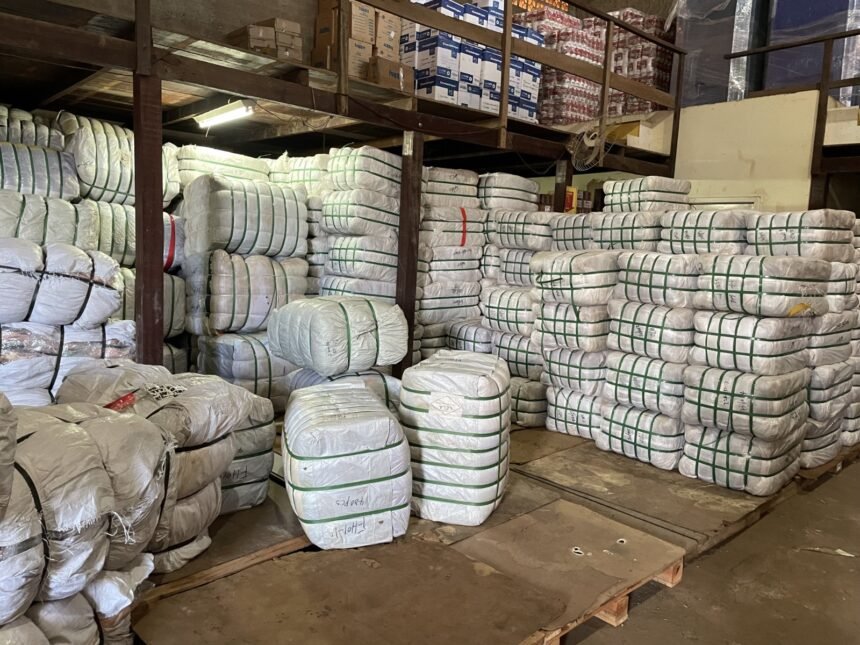Parceria transforma mercadorias apreendidas em apoio às famílias atingidas pelas inundações 1 Parceria transforma mercadorias apreendidas em apoio às famílias atingidas pelas inundações
