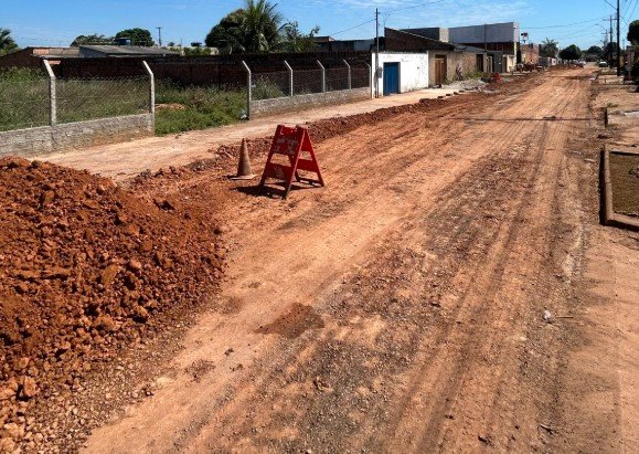 Bairros São Cristóvão e Escola de Polícia recebem serviços de drenagem 