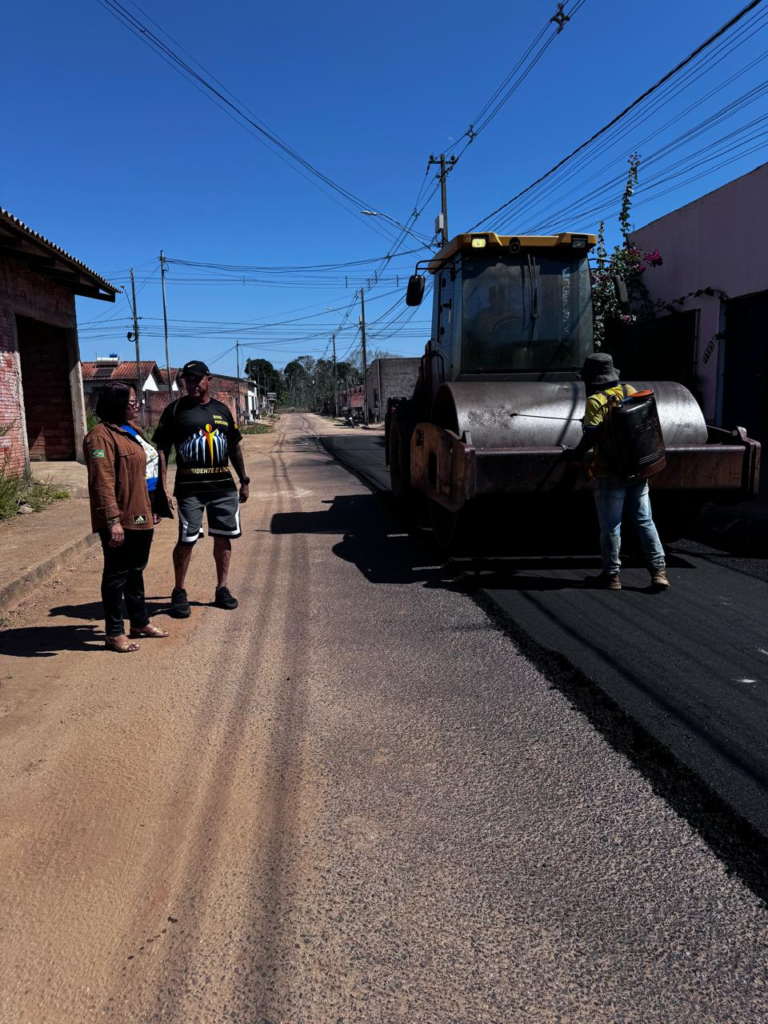 Após pedido do vereador Edimilson Dourado, Prefeitura inicia recapeamento de 19 ruas no Cristal da Calama 6 Após pedido do vereador Edimilson Dourado, Prefeitura inicia recapeamento de 19 ruas no Cristal da Calama