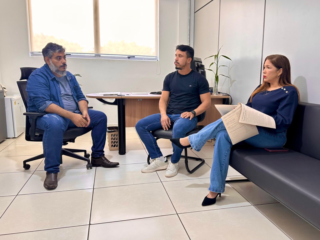 Em visita à Sema, Cristiane Lopes debate fortalecimento de políticas para o bem-estar animal e meio ambiente 2 Em visita à Sema, Cristiane Lopes debate fortalecimento de políticas para o bem-estar animal e meio ambiente