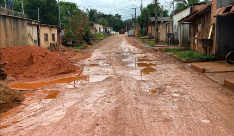 Últimas Notícias 6 Vereador Edimilson Dourado tem pedido atendido e garante serviço de tapa-buraco no bairro Aeroclube