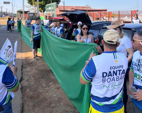 Candidata Ada Dantas realiza protesto contra alto valor da energia elétrica e defende bandeira verde durante todo o ano em Rondônia 2 Candidata Ada Dantas realiza protesto contra alto valor da energia elétrica e defende bandeira verde durante todo o ano em Rondônia