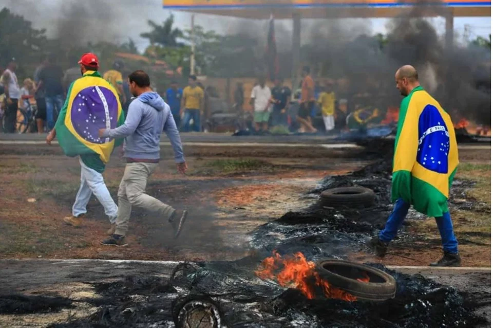 MP do Frete: Lula veta anistia a caminhoneiros que bloquearam rodovias 4 MP do Frete: Lula veta anistia a caminhoneiros que bloquearam rodovias