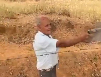 Briga por poda de pé de manga acaba com tiros e 2 mortos em MG - VÍDEO 1 Briga por poda de pé de manga acaba com tiros e 2 mortos em MG - VÍDEO