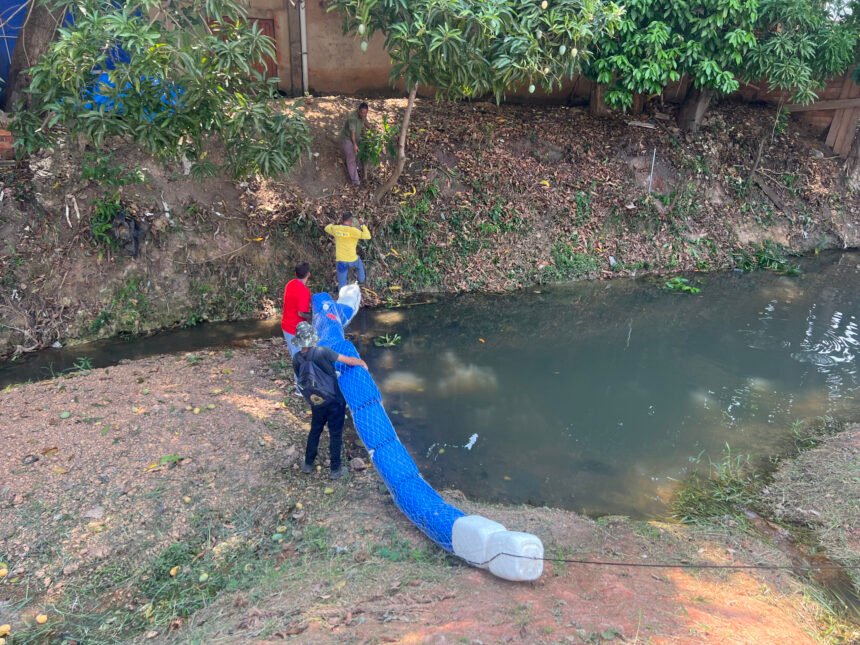 Primeira ecobarreira de Porto Velho é instalada no igarapé Belmont