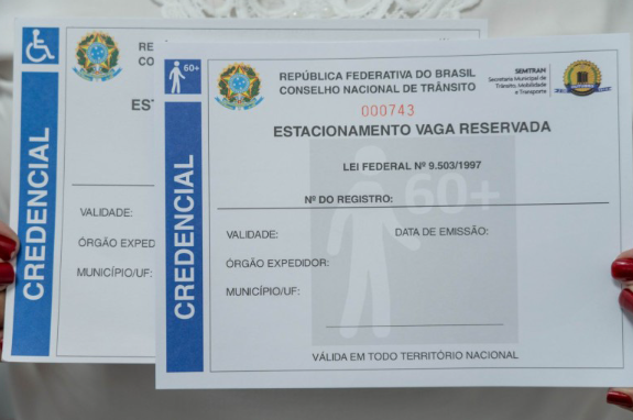 Credencial de estacionamento para idosos pode ser solicitada pelo PVH+