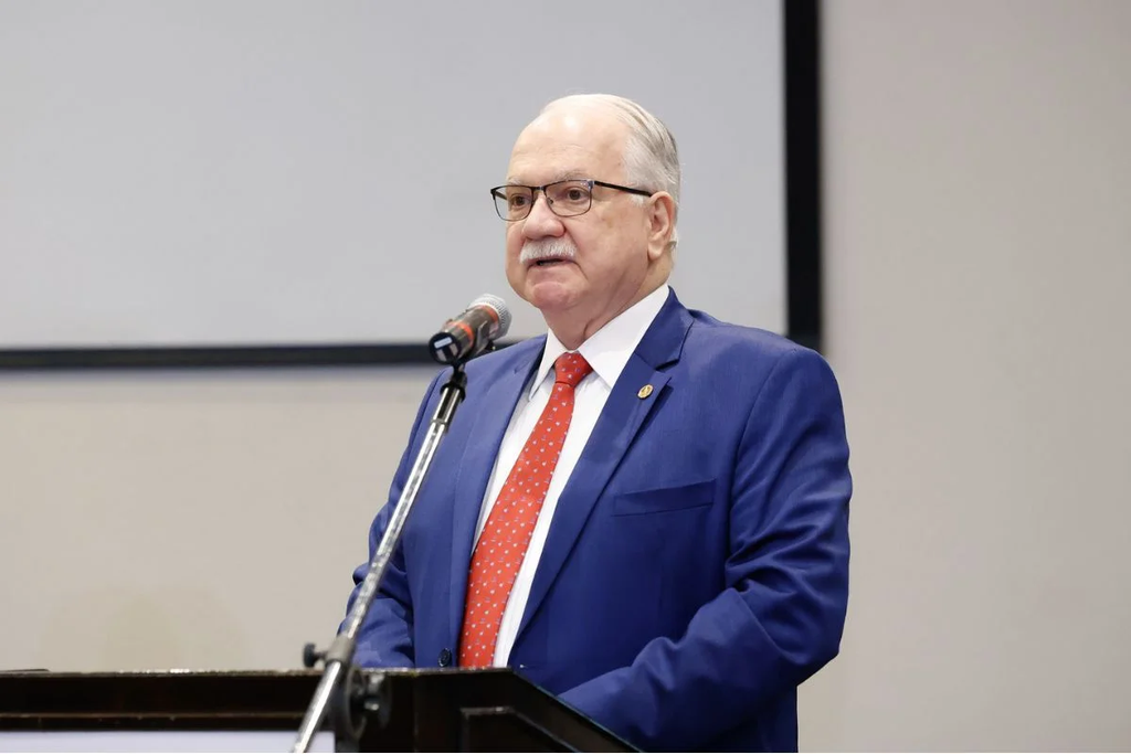 Fachin é aconselhado a puxar para si relatoria da apuração contra Moraes - VÍDEO