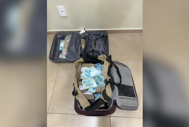 PF acha malas recheadas com R$ 1 milhão em operação contra desvio de verba
