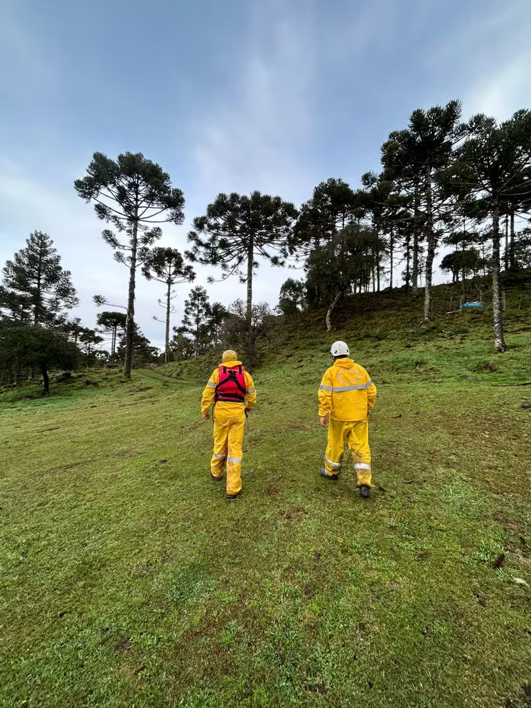 Bombeiros acham helicóptero e confirmam mortes de Rick e mais quatro pessoas