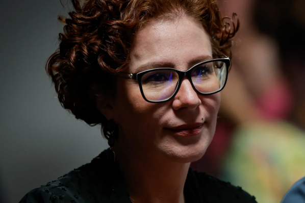 Carla Zambelli pede ao STF autorização para voltar ao Brasil e votar na mãe 2 Carla Zambelli pede ao STF autorização para voltar ao Brasil e votar na mãe
