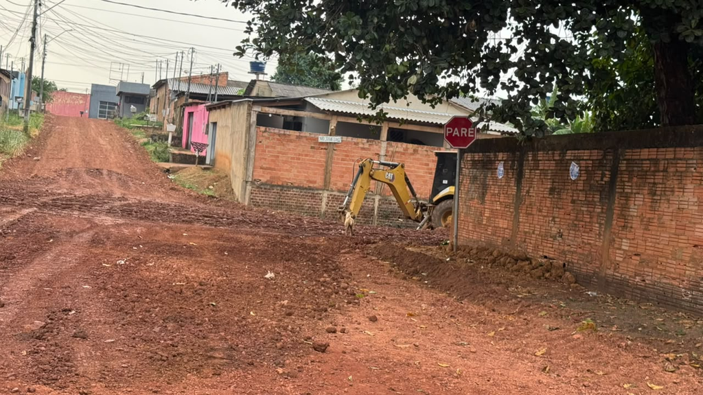 Após fiscalização de Edimilson Dourado, máquinas iniciam serviços em ruas do Cidade do Lobo
