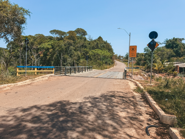 Lombadas serão instaladas nas duas extremidades de ponte na Estrada de Santo Antônio
