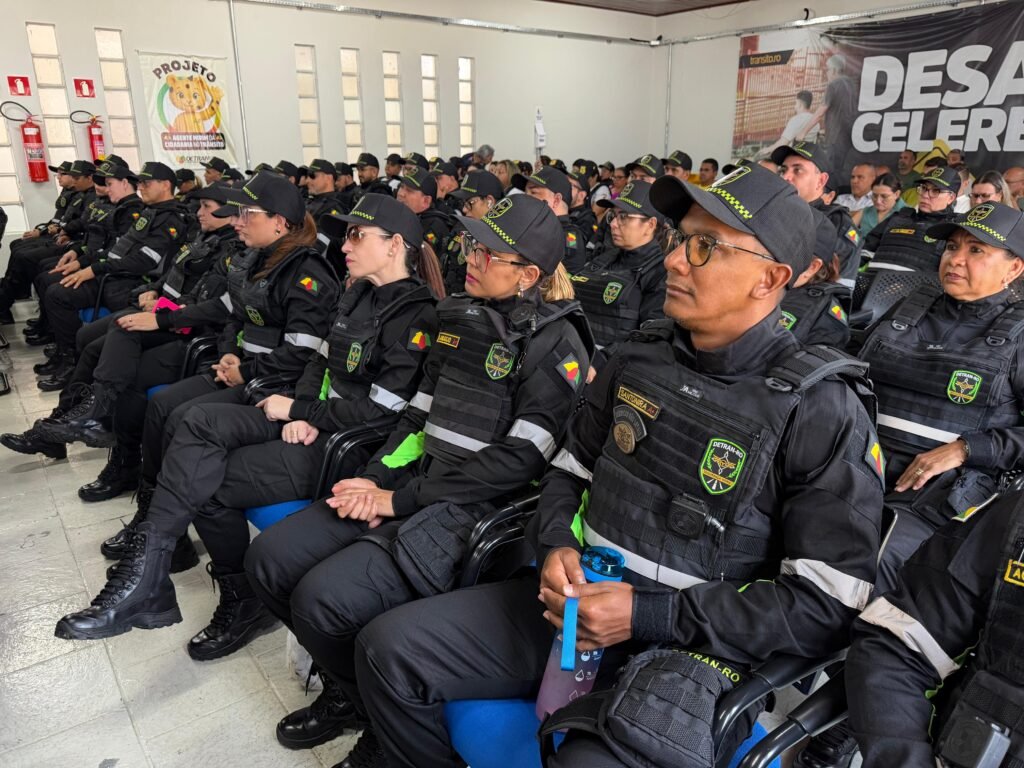 Uniforme padronizado é entregue oficialmente e estabelece nova identidade visual aos agentes de trânsito do Detran-RO