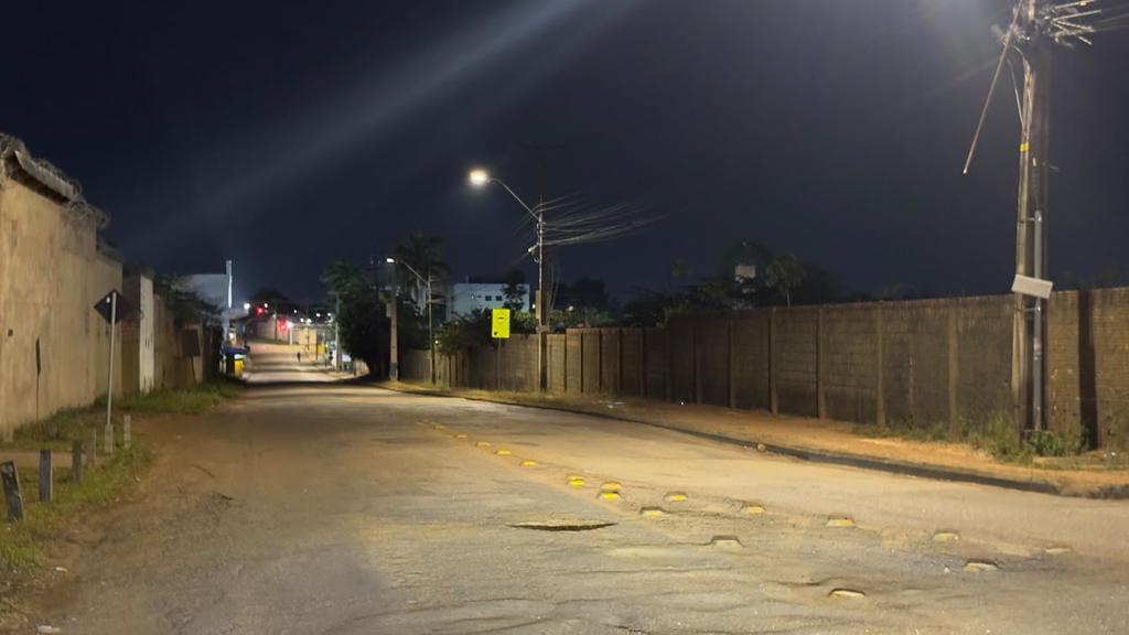 Trecho da Rua João Paulo I tem iluminação revitalizada após pedido do vereador Edimilson Dourado