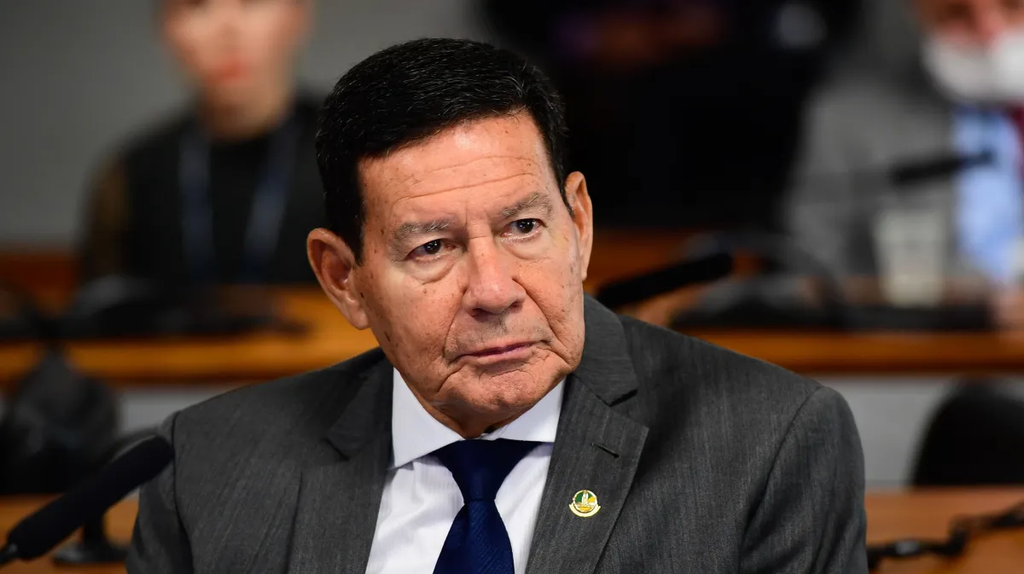 Hamilton Mourão é o único senador a votar contra a PEC do fim da 6x1 2 Hamilton Mourão é o único senador a votar contra a PEC do fim da 6x1