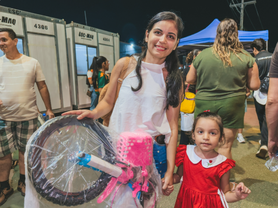 Sorteio transforma aniversário de Porto Velho em noite inesquecível para as crianças