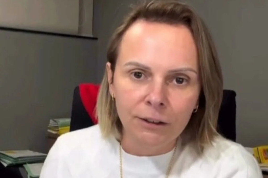 Delegada diz que R$ 1,8 milhão encontrados em puff são "herança de tia" - VEJA AS FOTOS 11 Delegada diz que R$ 1,8 milhão encontrados em puff são "herança de tia" - VEJA AS FOTOS