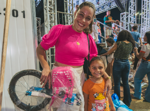 Sorteio transforma aniversário de Porto Velho em noite inesquecível para as crianças