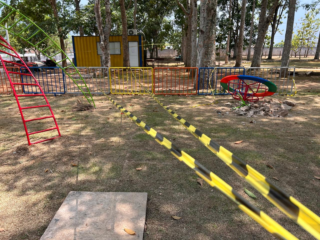 Parque Circuito tem brinquedos danificados, lixeiras quebradas e pichações menos de uma semana após revitalização 4 Parque Circuito tem brinquedos danificados, lixeiras quebradas e pichações menos de uma semana após revitalização