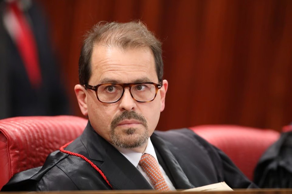 Ministro do TSE impede presidente da Corte de derrubar canal “Exército do Lula” 1 Ministro do TSE impede presidente da Corte de derrubar canal “Exército do Lula”